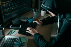 因监管不力遭黑客入侵，LV、迪奥、蒂芙尼在韩国被罚