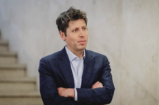 OpenAI财务数据曝光：长期算力投入“腰斩”，绑定英伟达与亚马逊