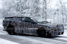 法拉利纯电超跑Luce路测图曝光：1000马力，五月首秀