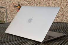 全新MacBook来了:苹果把iPhone芯片塞进笔记本里 性价比暴增