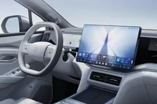 比亚迪王朝首款B级纯电SUV宋Ultra EV内饰亮相:支持前排座椅放倒