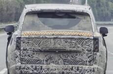 小米YU9轻伪装曝光：竖状尾灯和无边框后视镜