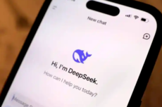 突发！DeepSeek又崩了，官方尚未回应