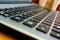 宏碁CEO陈俊圣：内存缺货至少将持续到2026年中