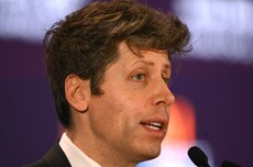 奥特曼开始算“人肉成本”