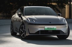 不止领克，极氪深蓝也中招语音误关大灯BUG