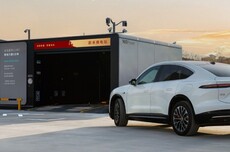 蔚来李斌谈换电优势，称便于电池回收再利用