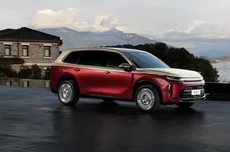 大饼轮毂+双色车身,五菱、华为合作的华境S“炽焰鎏金”外观公布