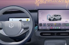 零跑A10纯电SUV内饰首秀：SA8295座舱芯片，“超级小零”接入通义千问