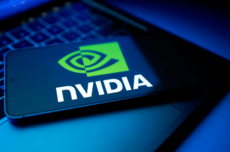 英伟达第四财季净利润同比增长94% 年营收首破2000亿美元