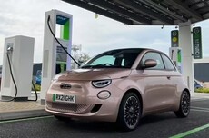 英国汽车充电基础设施重要进展：公共充电桩数量已达加油泵近两倍