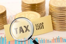 马斯克首年须缴420亿美元？美议员提议对亿万富翁征收5%年度财富税