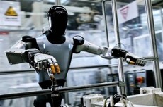 小米机器人进汽车工厂“实习”:连续自主运行3小时 完工率达90.2%