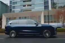 华为靳玉志分享乾崑2月安全出行报告,辅助驾驶月活用户达136万