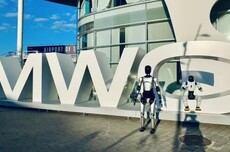 智元海外独立站上线,机器人899欧元起租