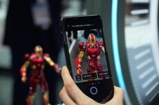 vivo X300 Max手机原型曝光：预估6.78英寸屏幕、7000mAh电池