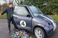 全球首台USB-C充电汽车？博主用500颗电子烟电池打造动力电池