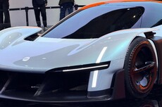 小米超跑实车线下展示 雷军:1:8大车模成本非常贵 有多少人想要