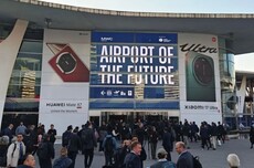 MWC上的AI新机，把我看傻眼了