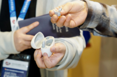 与Bose联合研发 Orka又为发布首款ANC主动降噪助听器O1 Pro