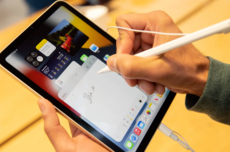 苹果可折叠iPhone最新爆料：手机用上iPad式界面 解决两大痛点