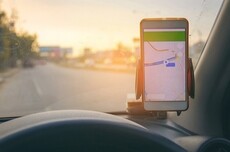 保险费吃掉网约车司机25%净收入 代表建议平台共担车险