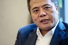 中国最年轻首富，又杀回来了