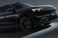 鸿蒙智行问界M6曜石黑官图公布：蓝色微光点缀黑色车身