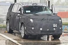 小米首款增程SUV“YU9”真灯上车，路测视频曝光