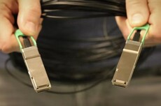 微软、联发科携手开发主动式Micro LED光缆，预计2027年末商业化