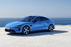 雷军说三年要投AI600亿，市场有点慌