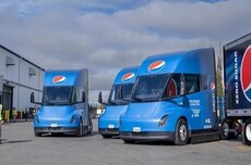 特斯拉Semi电动重卡迎量产落地 年内开启规模化交付