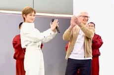 和李宇春同台亮相太古里，库克二次到访成都有何深意？