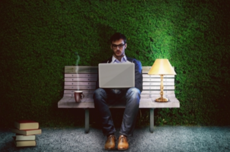 AI大厂月薪3万疯抢文科生 文科就业率正在被AI拯救