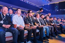 小米SU7换代发布会举行 王传福、何小鹏等车企高管齐聚现场