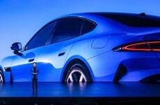 删掉小字，放下套路，小米学会了真诚造车