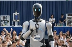 机器人，日租金自3万降至3000元