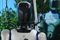 河南首家人形机器人4S店正式开业