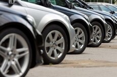 价格战惨烈！2025年国内4S店超一半亏损 超八成亏本卖新车