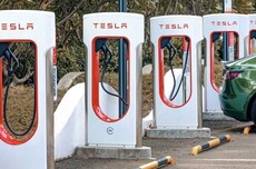 55座特斯拉超充站在重庆高速服务区落成