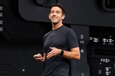 古尔曼：苹果CEO候选人John Ternus广受高层欢迎，曾扭转产品质量下滑局面