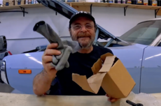 美机械师收到中国赠品后感慨万千：这才是做生意该有的样子