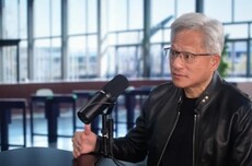英伟达黄仁勋：AI不仅会冲击白领岗位，蓝领同样无法置身事外