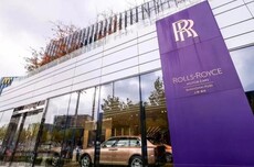 劳斯莱斯回应取消纯电计划:受全球政策影响 但仍坚持电动化