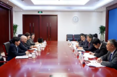 工业和信息化部负责人会见苹果、高通、SK海力士、大众汽车、梅赛德斯-奔驰、西门子等跨国企业和商协会负责人