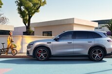 鸿蒙智行“新锐智慧SUV”问界M6首批展车明日起陆续到店