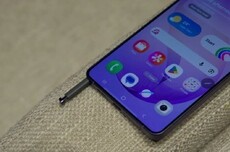 消息称三星Galaxy S27 Ultra放弃超薄屏幕，保留支持S Pen