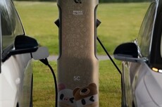 无感补能时代开启！理想自动充电站即将落地：充电全程不用下车