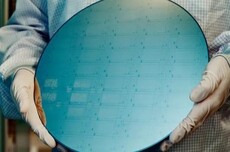 消息称三星2nm工艺良率已突破60%，与台积电基本持平