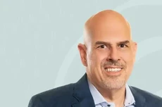 甲骨文CEO：AI不会取代人类 而是增强能力